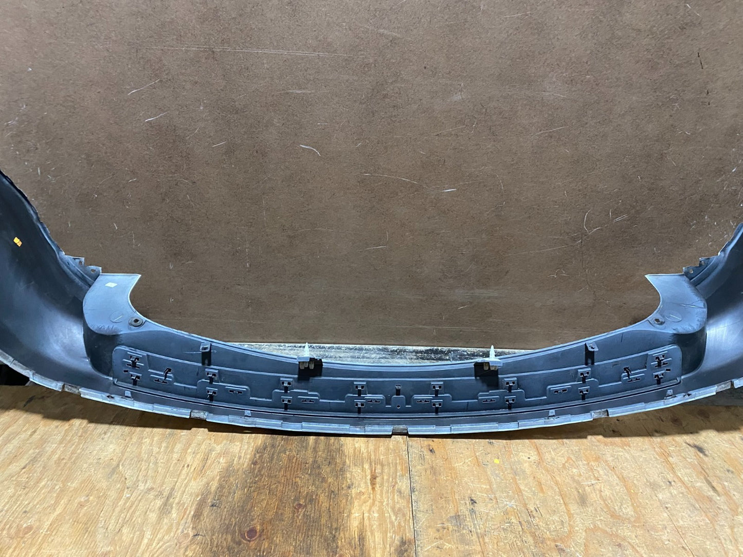 2018 2019 Ford Explorer Police Interceptor Rear Upper Bumper Cover X3512 PS9
