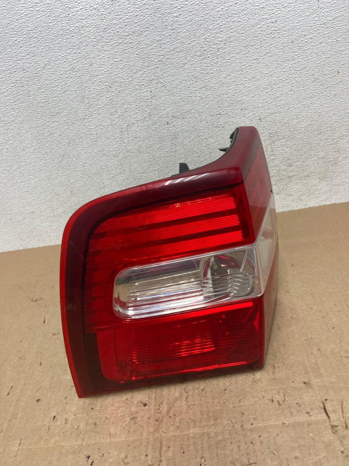2007 to 2012 Ford Expedition Left Driver LH Side Tail light AE6493 LK2
