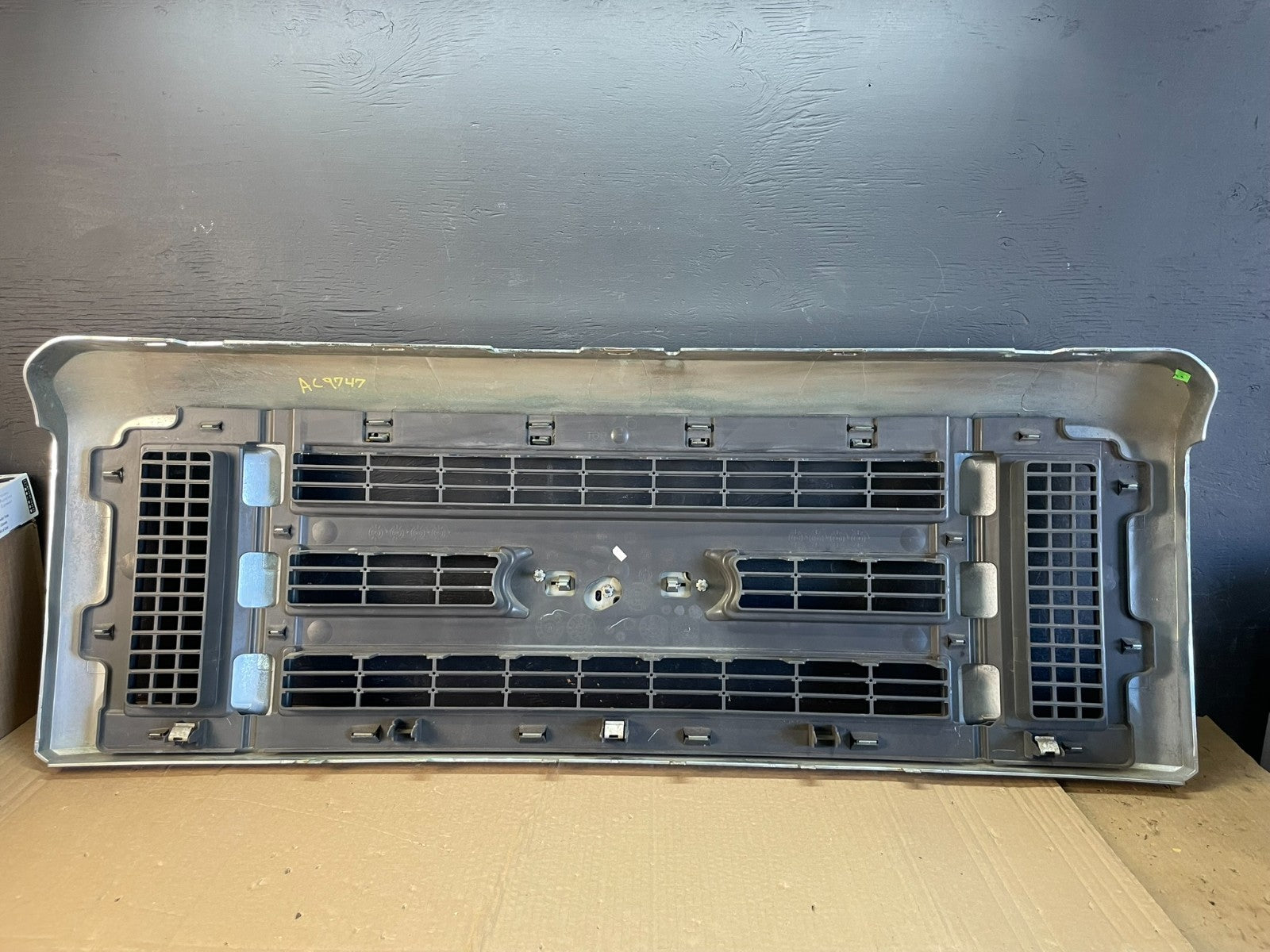 2008 to 2014 Ford Econoline E150 E250 Front Upper Chrome Grill Grille AC9747 DG3