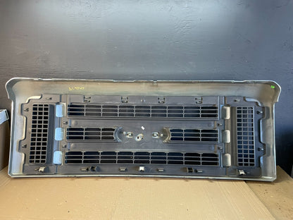 2008 to 2014 Ford Econoline E150 E250 Front Upper Chrome Grill Grille AC9747 DG3