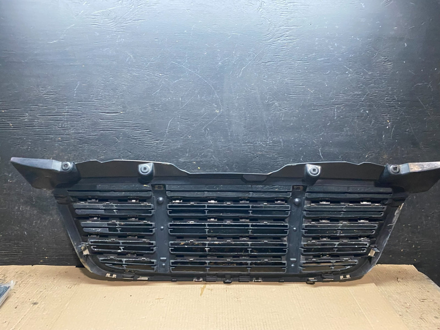 2009 to 2011 Freightliner Sprinter Front Upper Chrome Grill Grille X7587 DG3