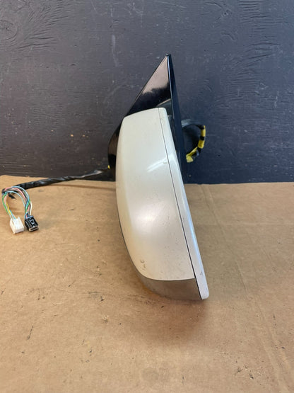 2007 - 2014 Cadillac Escalade Left Driver Door Mirror Turn Signal AE0980 DW9