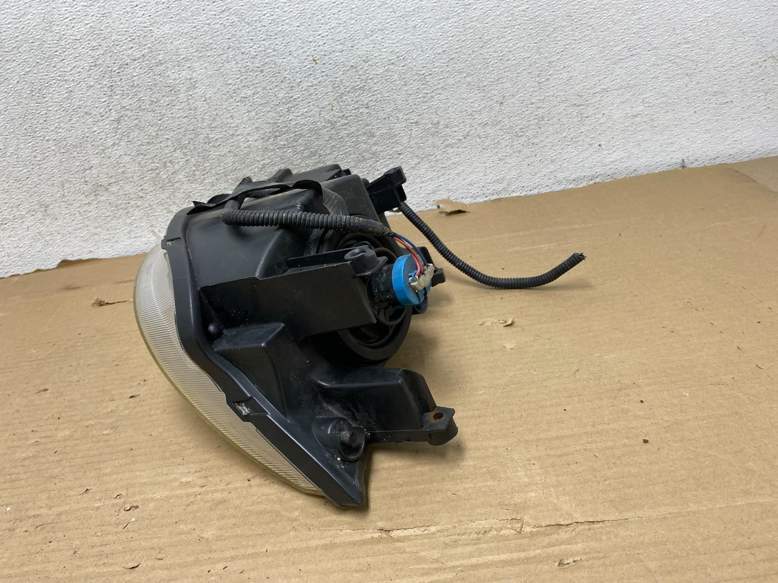 2003 to 2007 Saturn Ion Coupe Right Passenger Side Halogen Headlight AG8116 DW8