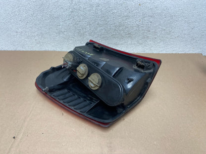 1999-2004 Jeep Grand Cherokee WJ Right Passenger Rh Tail Light AG6580 DW4