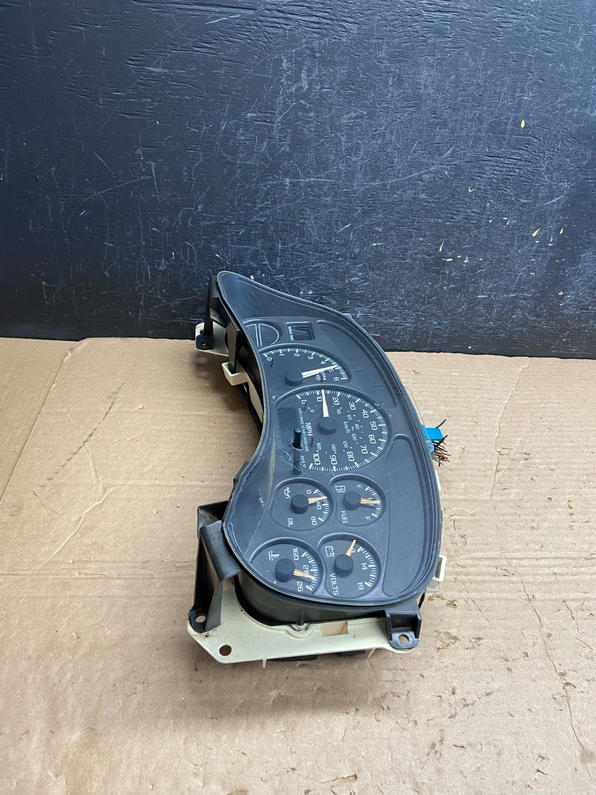 2002 GMC Yukon Speedometer Cluster Gauge AF2161 DG2