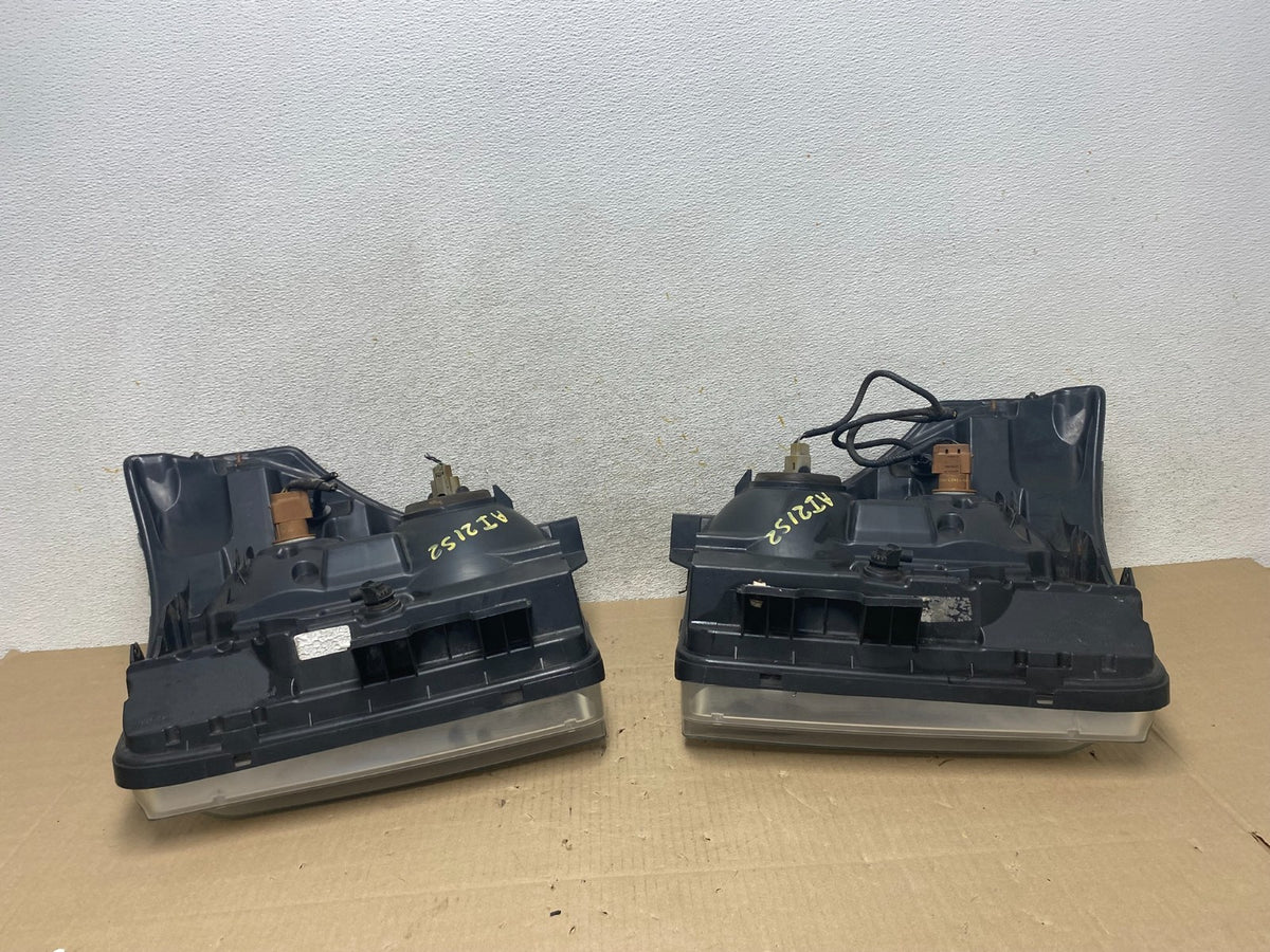 2011 to 2016 Ford F250 Super Duty Left+Right Side Headlights AI2152 DW11