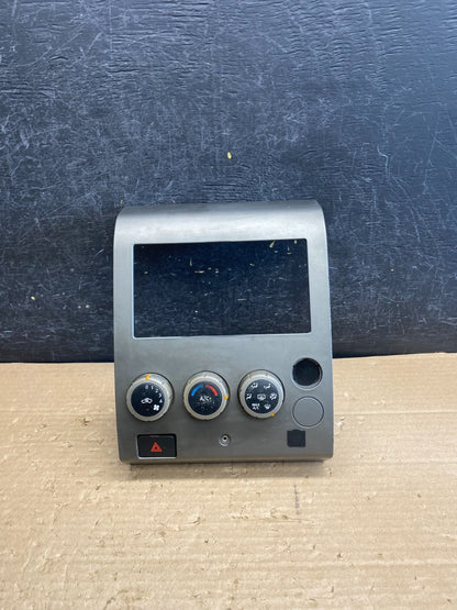 2004 - 2007 Nissan Titan Armada Radio r Climate Control Bezel Trim AG8478 DG0