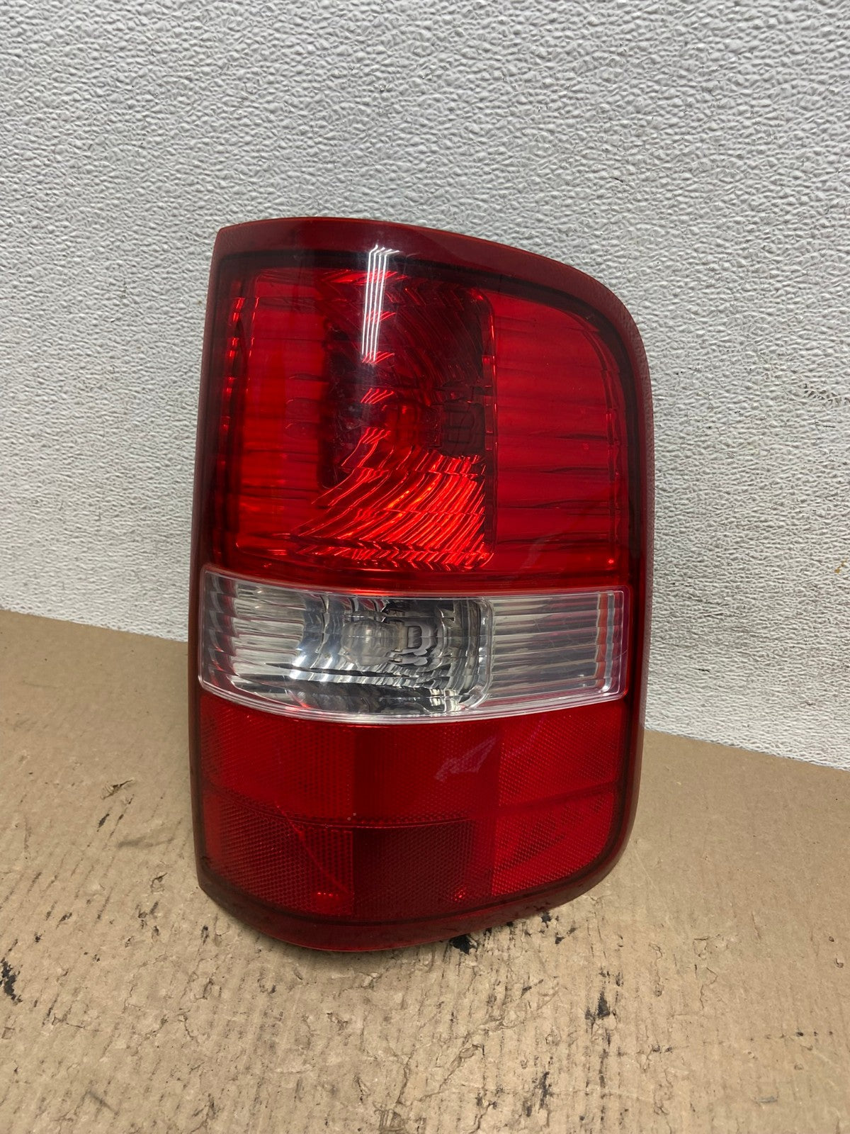 2004 to 2008 Ford F150 F-150 Right Passenger RH Side Tail Light AF7028 LK0