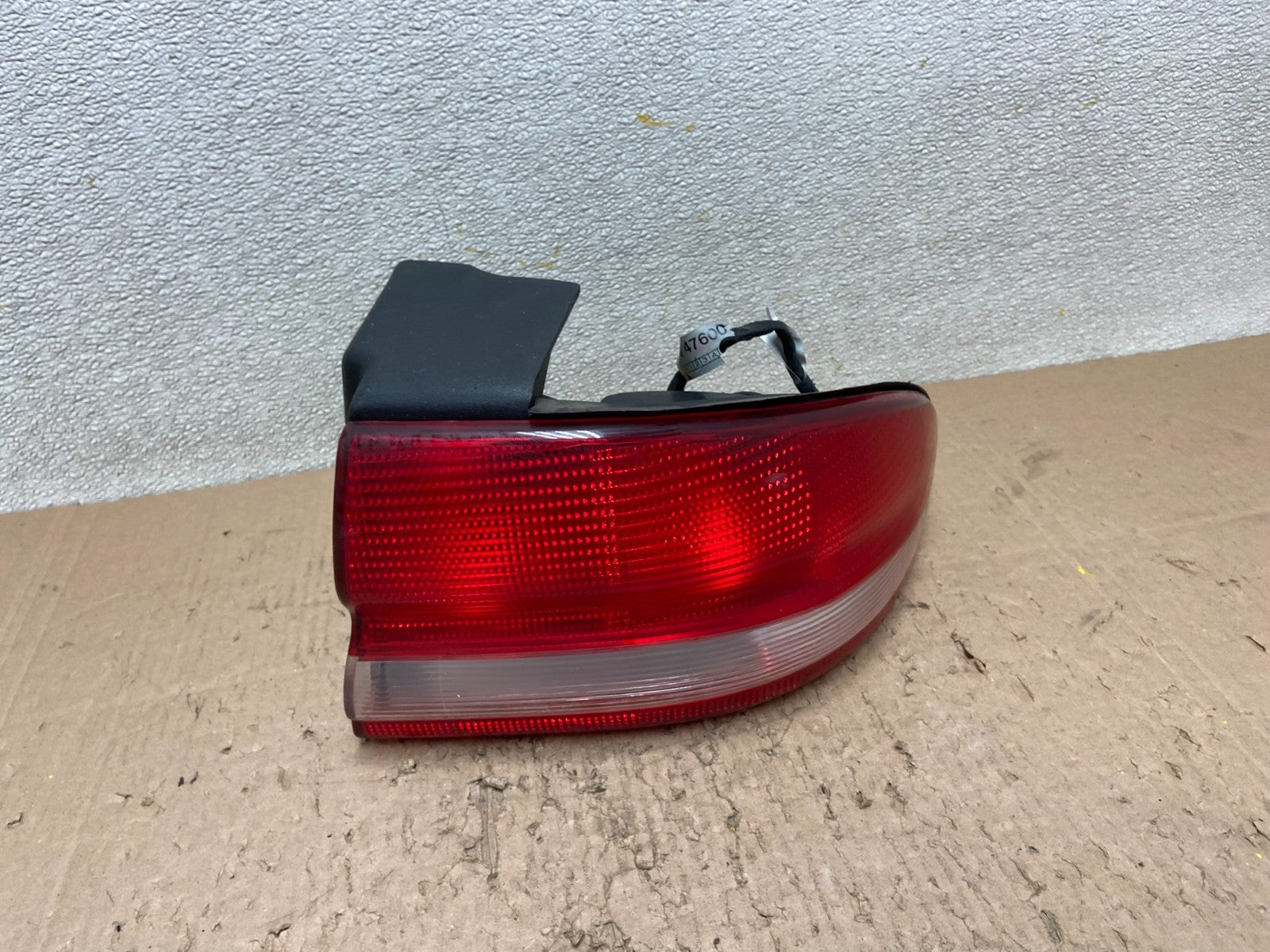 1993 to 1997 Chrysler Concorde Right Passenger Side Tail Light OEM Y0599 GD0