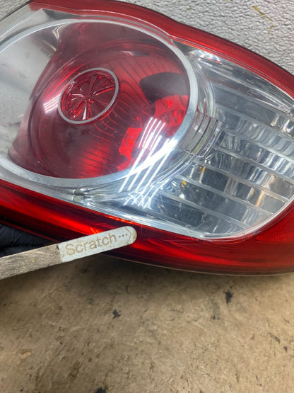 2010 to 2012 Hyundai Santa Fe Right Passenger RH Tail Light OEM S7639 DW4