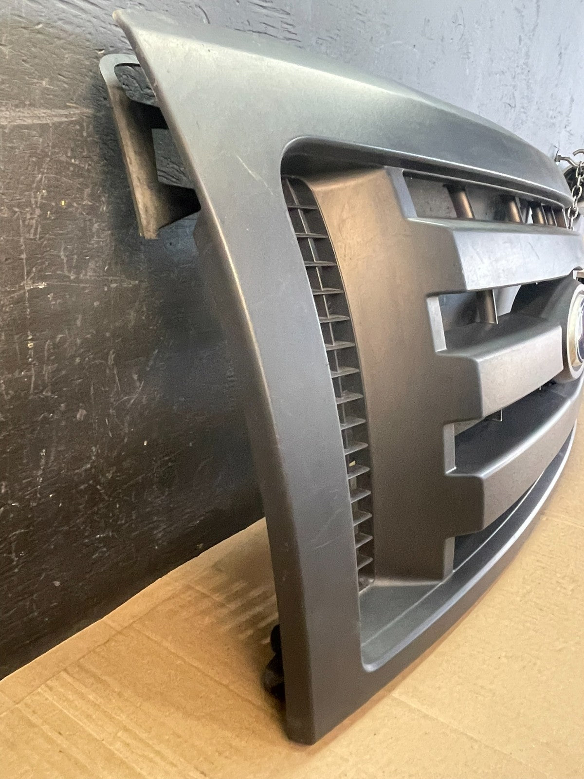2009 to 2012 Ford F150 Front Upper Grill Grille Chrome AC2260 DG2