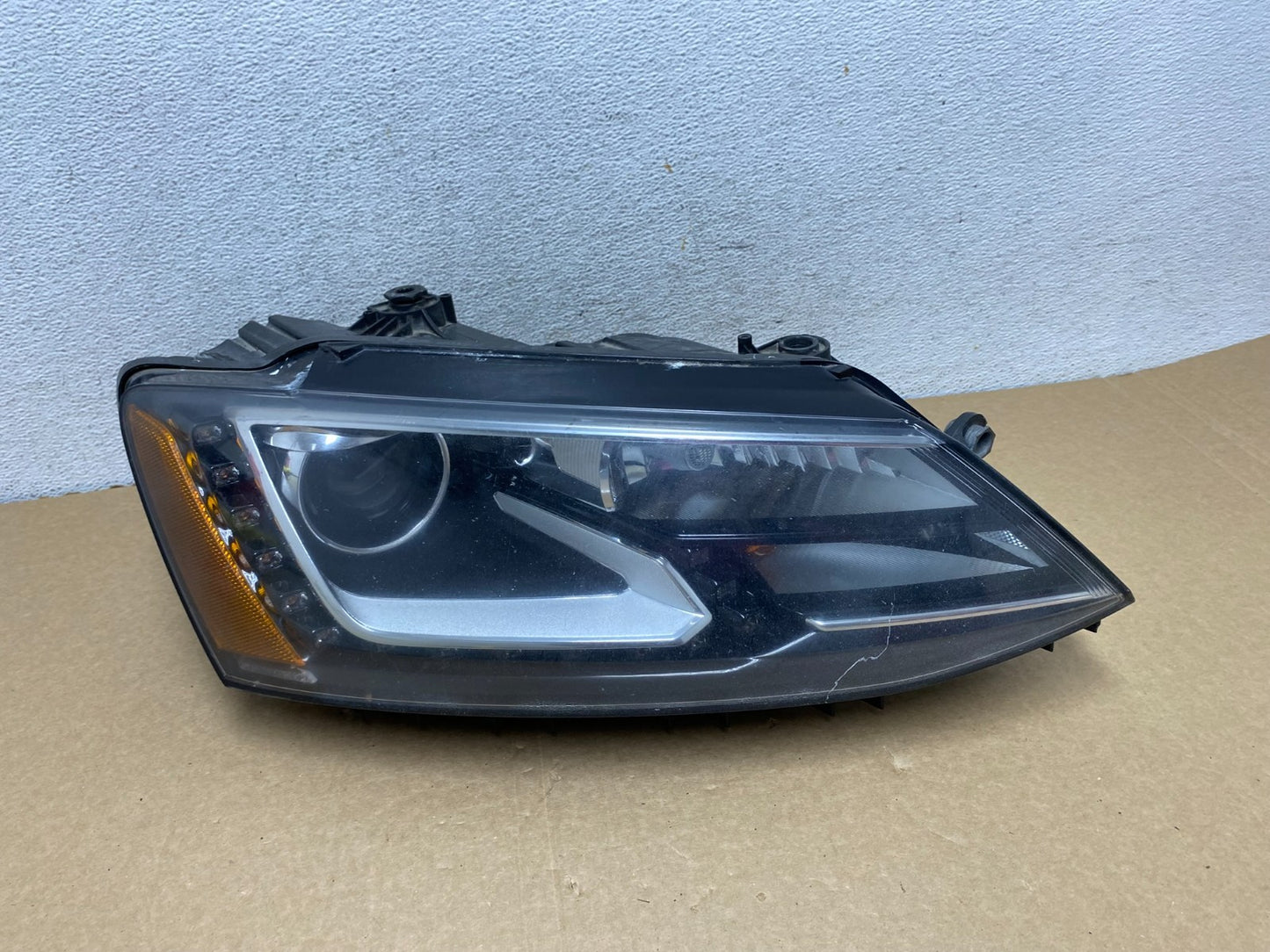 2012 to 2014 Volkswagen Jetta Right Passenger RH Headlight Xenon HID AF7279 DW0