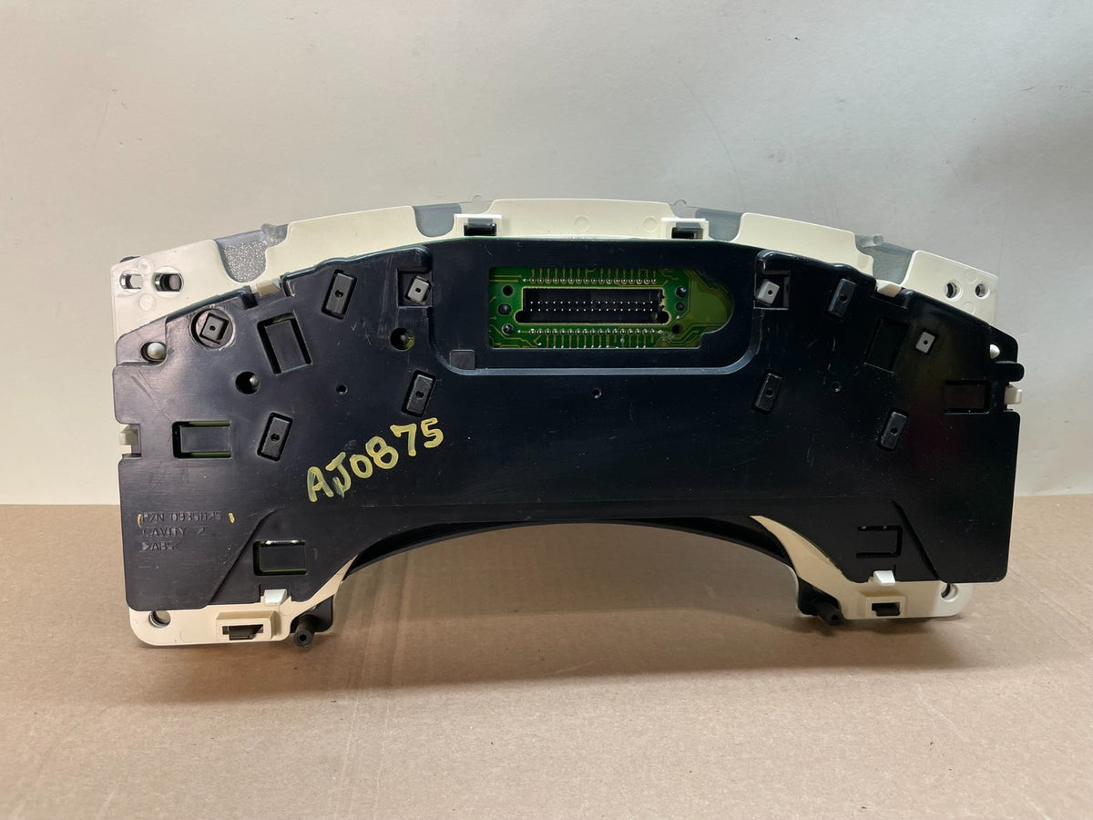 2001 to 2002 Chevrolet Express Speedometer Cluster Gauge AJ0875 DW8
