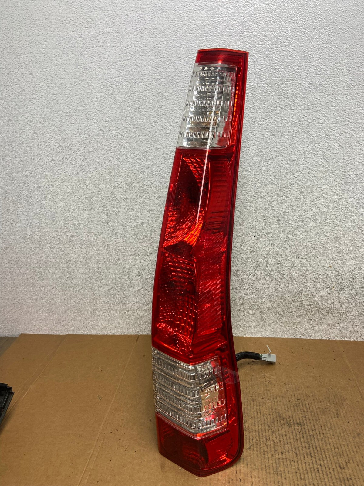 2005 to 2006 Honda Cr-v Crv Right Passenger Side Tail Light AE0629 LK0
