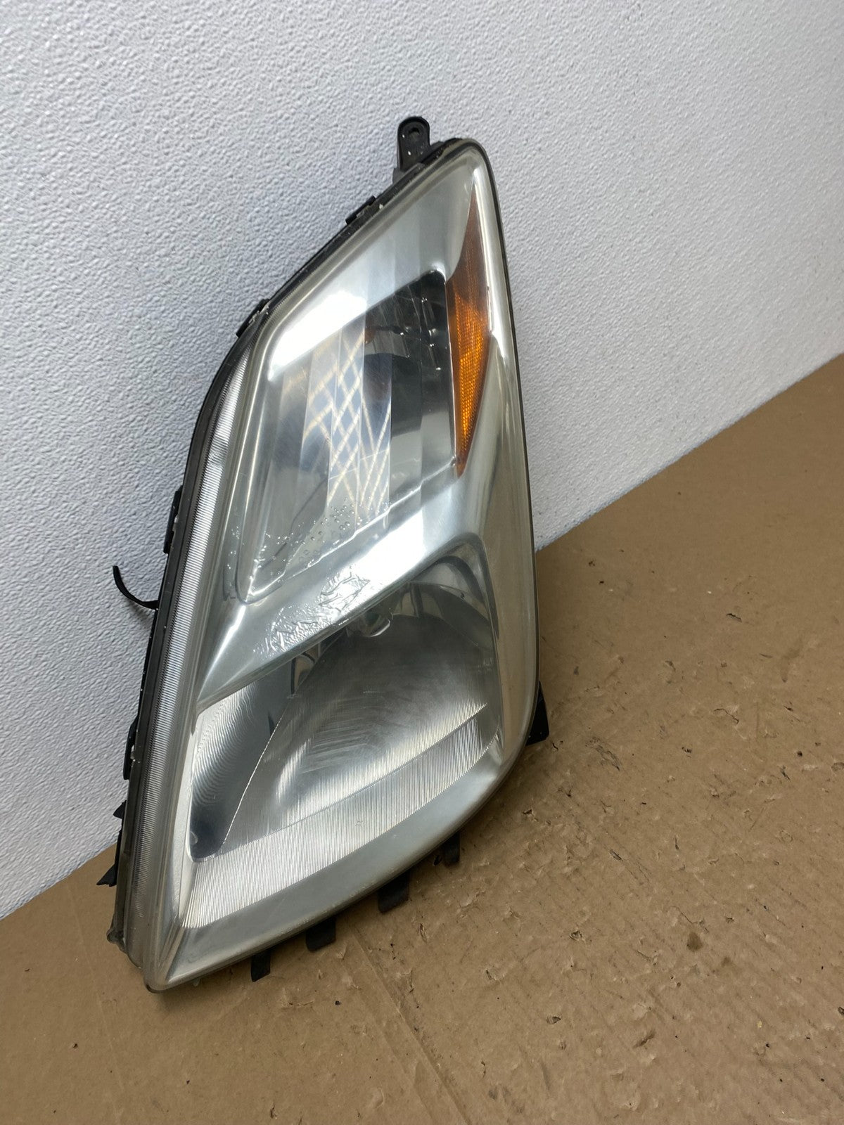 2004 - 2005 Toyota Prius Left Driver Lh Halogen Headlight AB6889 DW2