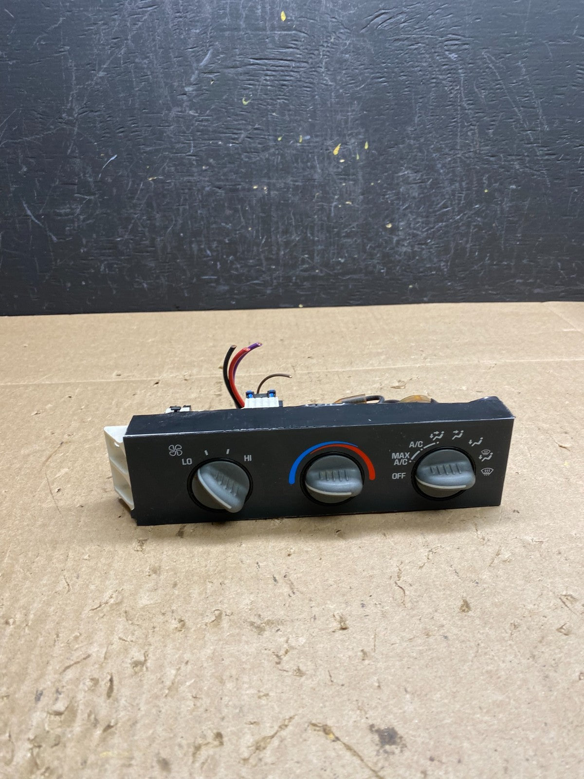 2001 - 2007 GMC Chevrolet Express 1500 Climate Control A/C ac6577 DG0