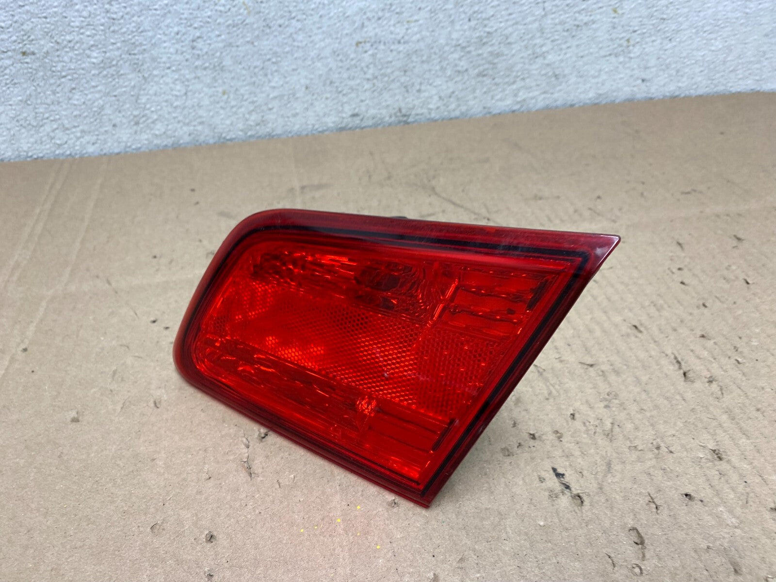 2010-2014 Subaru Legacy Right Passenger Rh Side Tail Light Inner Oem J9722 DG2