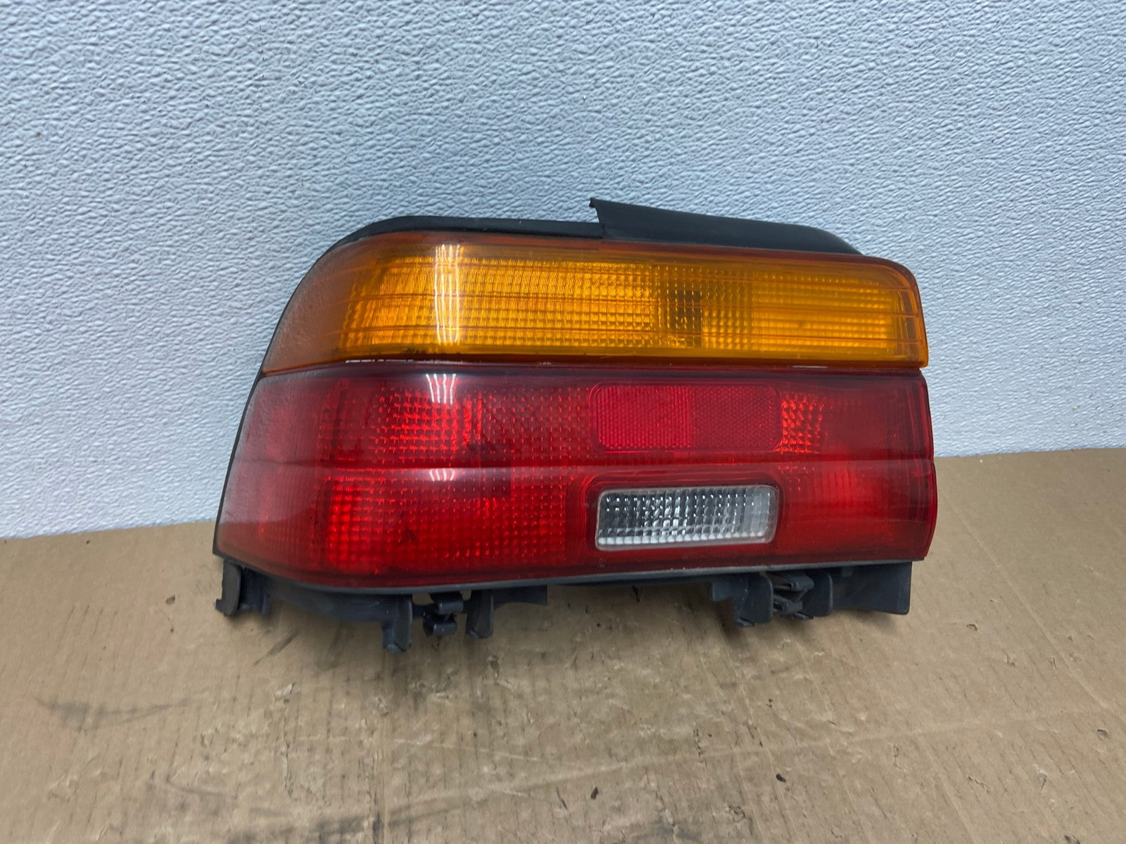 1993 to 1995 Toyota Corolla Left Driver Lh Side Tail Light Oem AB8386 LK0