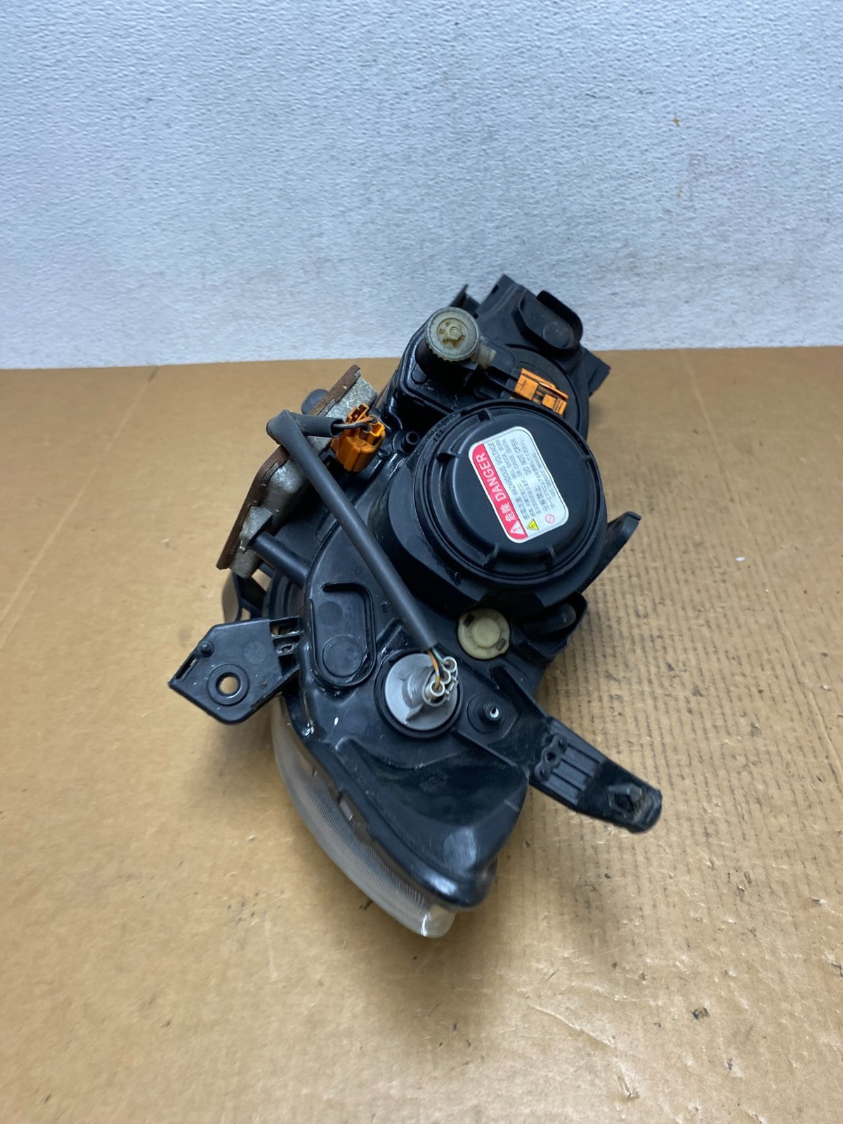 XENON 2004 to 2009 Mazda 3 Sedan Right Passenger Rh Side Headlight AE0637 DW6