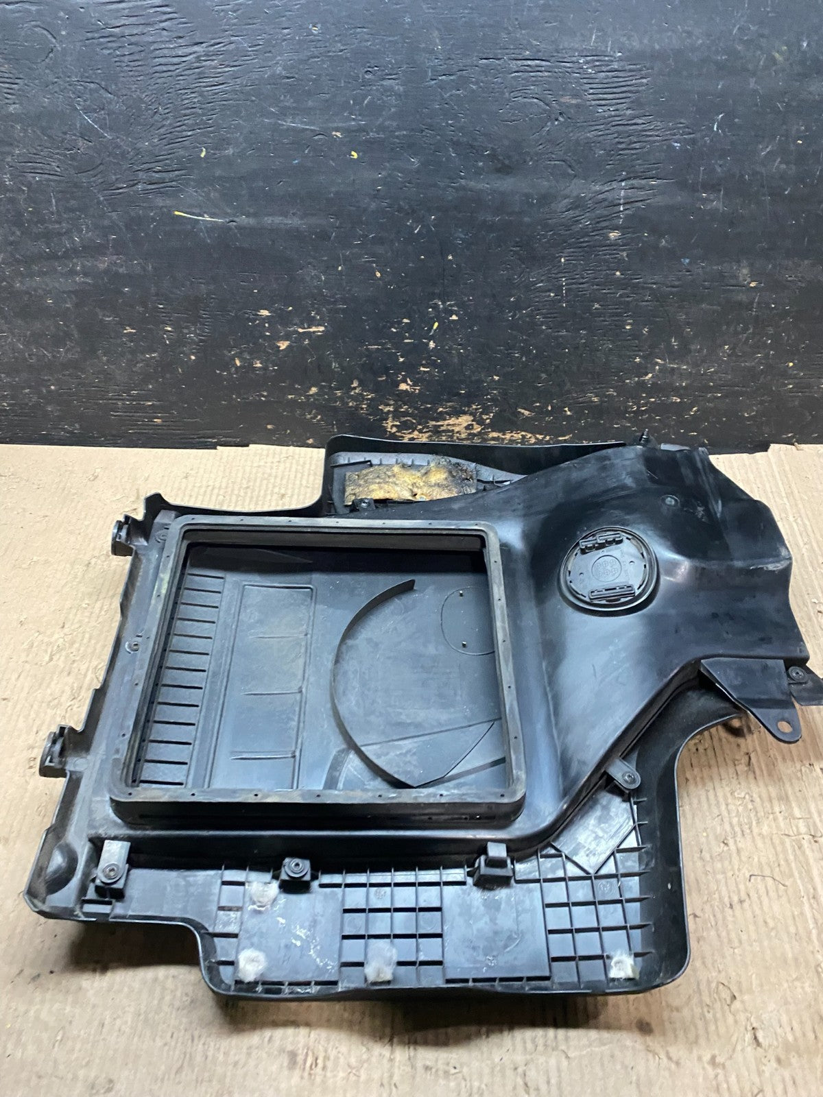 2010 2011 2012 Mazda CX7 CX-7 2.3L Engine Shield Top Cover V4249 DG6