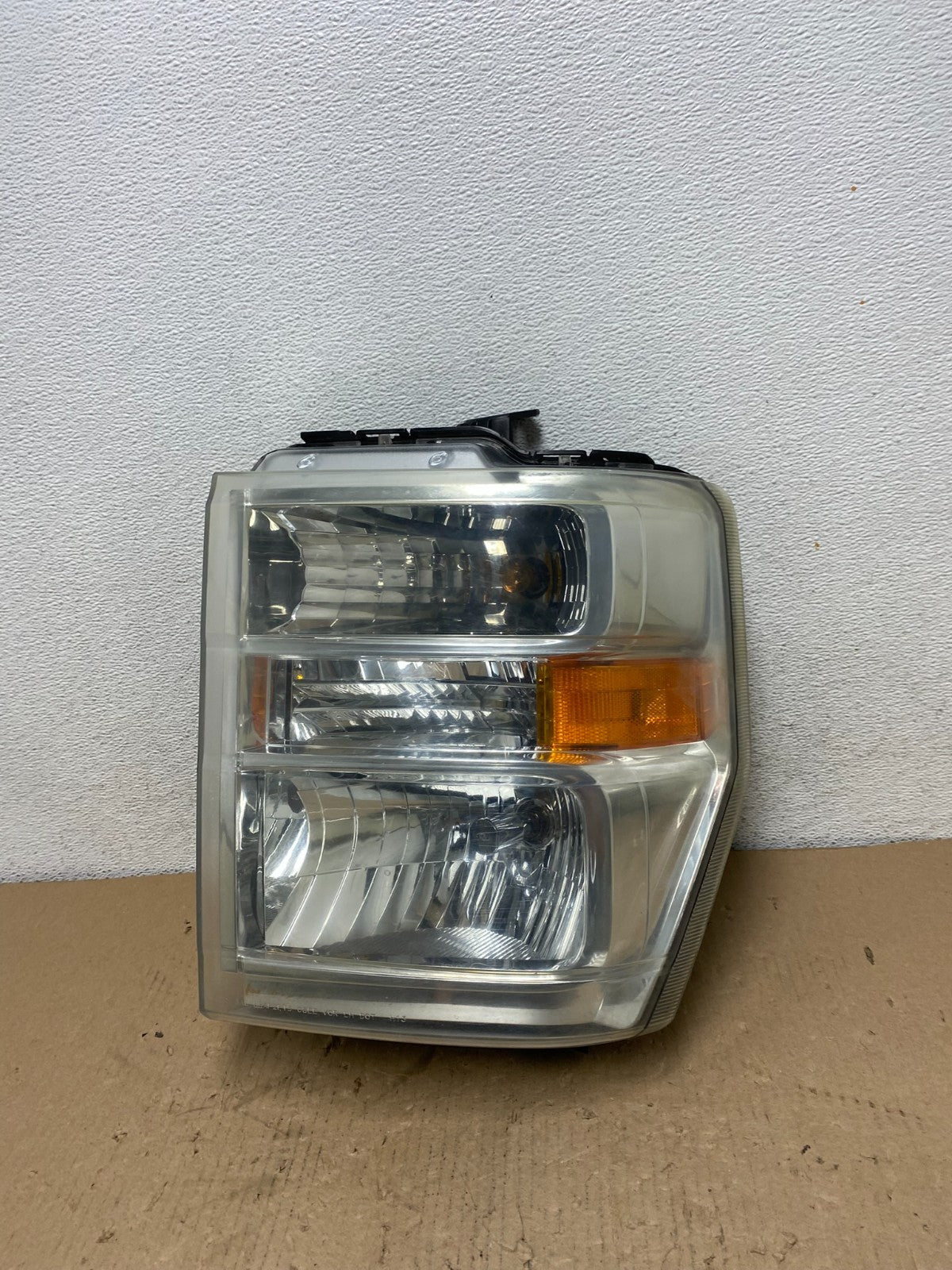 2008-2014 Ford Econoline E150 E250 E350 Left Driver LH Headlight AF3221 DW0