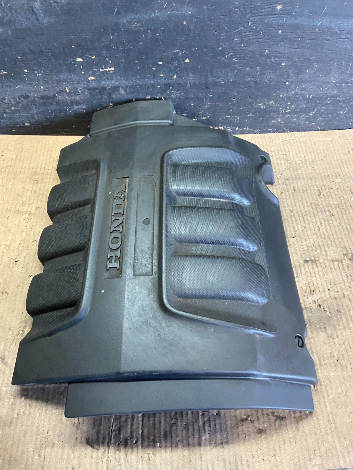 2005 to 2007 Honda Odyssey Black Engine Cover OEM R7150 DG2