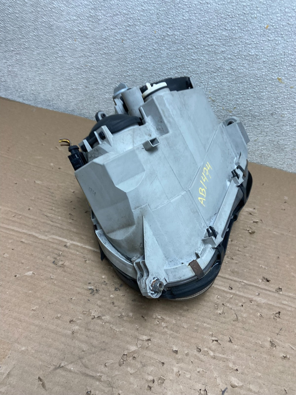 2005 to 2007 Mercedes-Benz C-Class Right Passenger Side Headlight AB1474 DW7