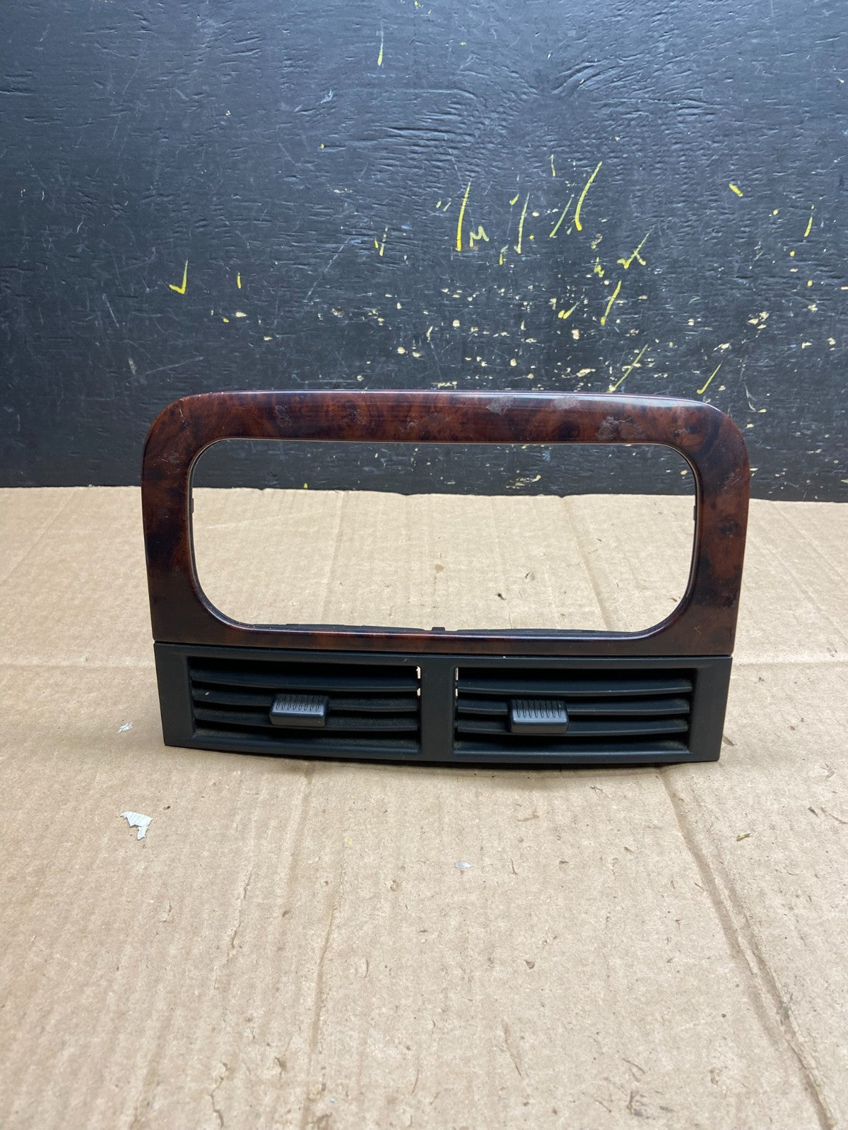 1999-2004 Jeep Grand Cherokee Center Dash Radio Bezel Trim OEM  AA4805 DG0