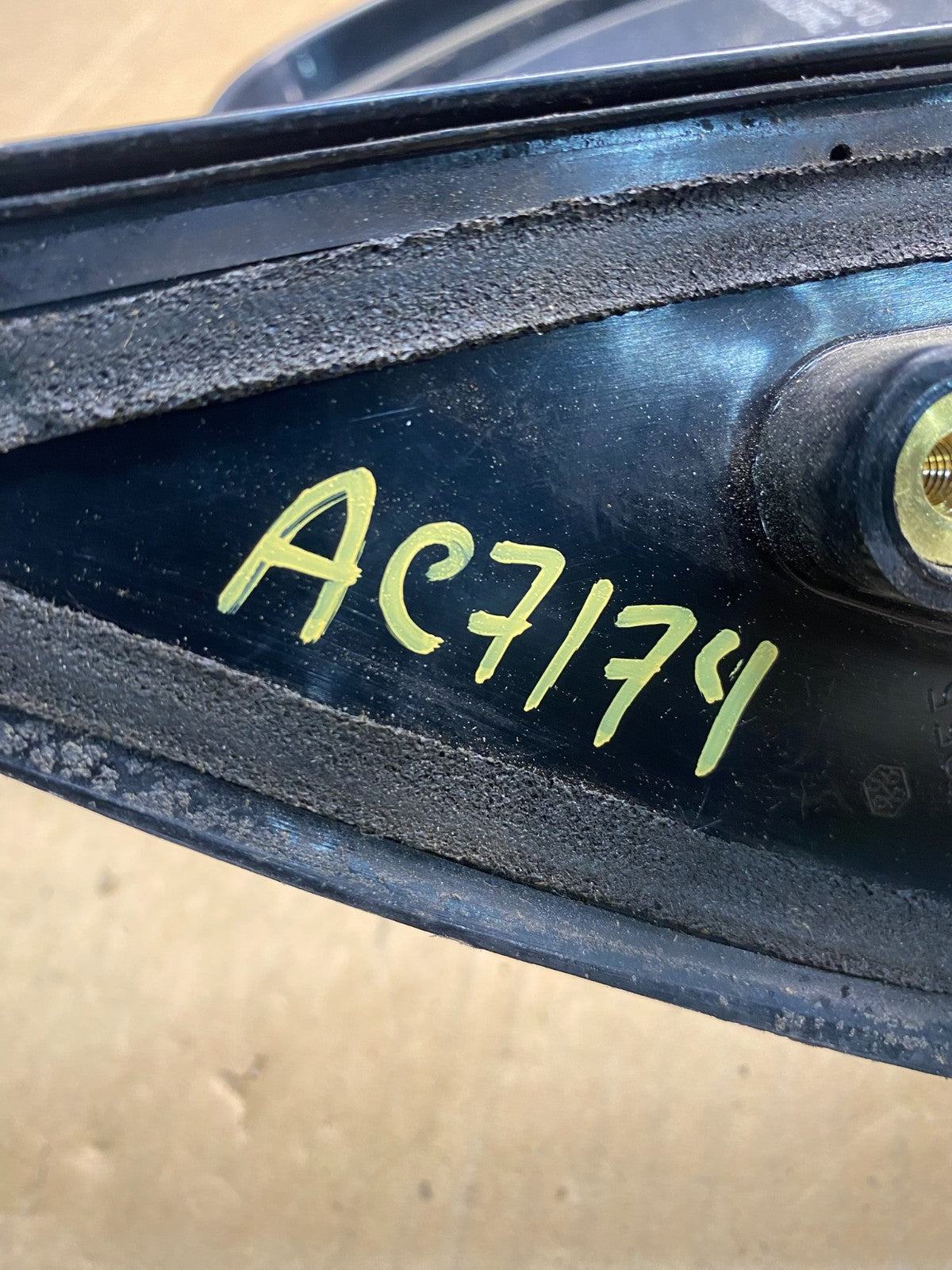 2001-2007 Toyota Highlander Right Passenger RH View Door Mirror AC7174 DG12