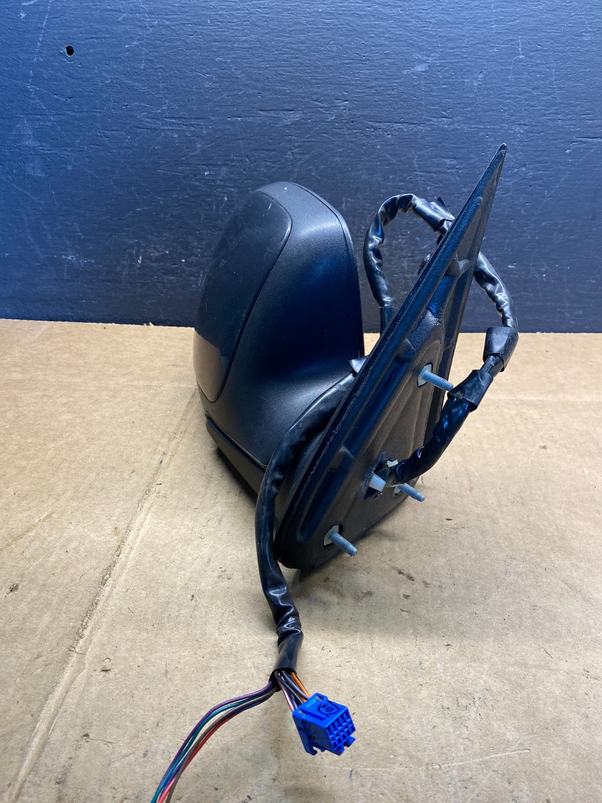 2003-2006 Chevrolet Tahoe Suburban Right Passenger Turn Door Mirror AD4819 DG2
