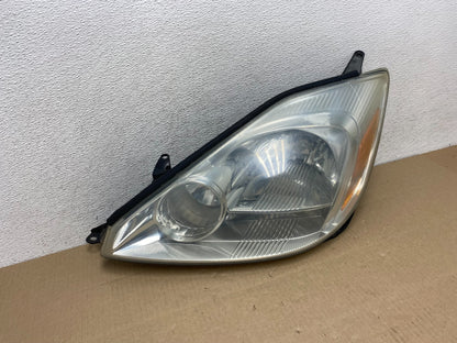 2004-2005 Toyota Sienna Left Driver LH Side Halogen Headlight AG5835 DW2