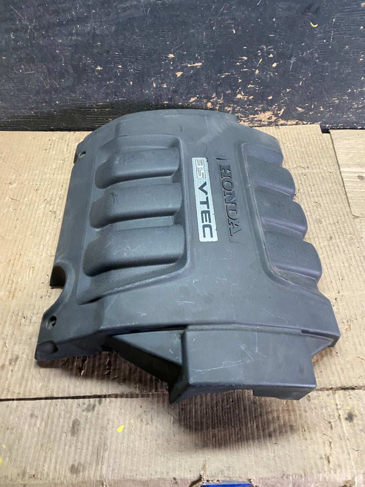 2005 to 2007 Honda Odyssey Black Engine Cover OEM w9850 DG2