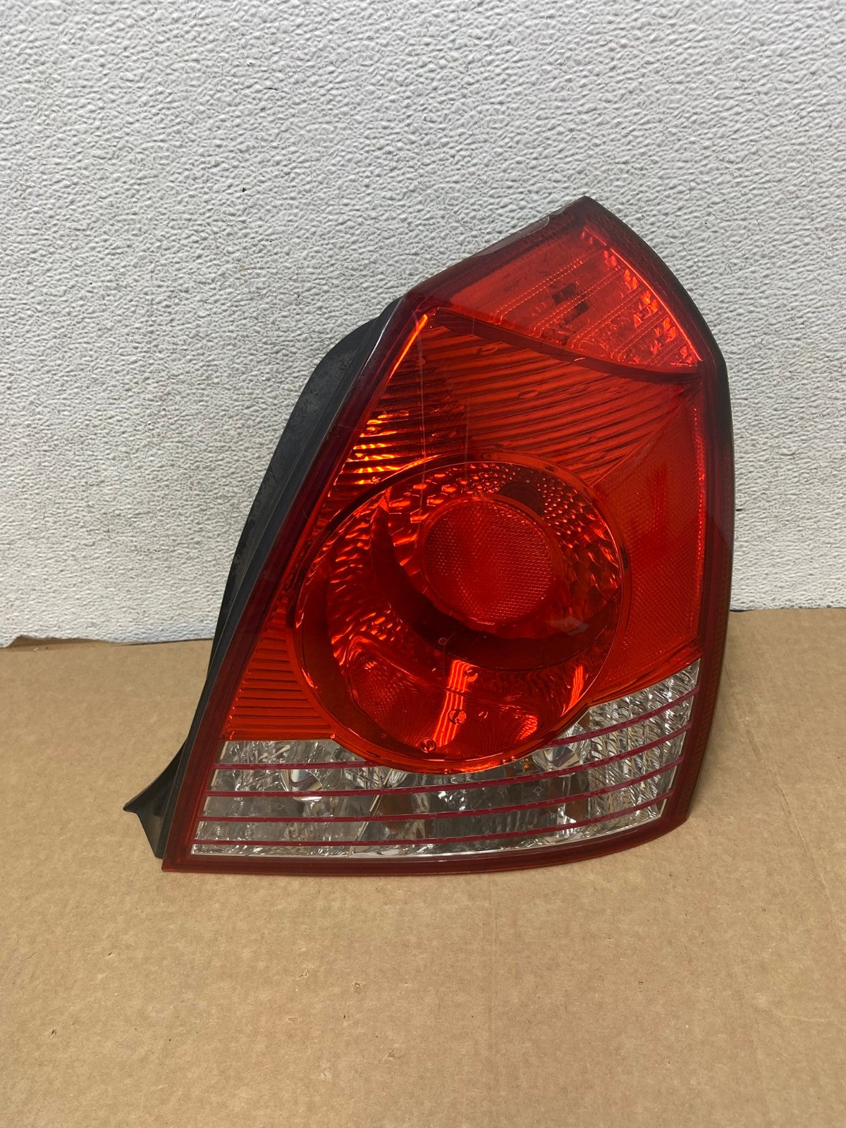 2004 2005 2006 Hyundai Elantra Sedan Right Passenger Tail Light AG1459 LK0