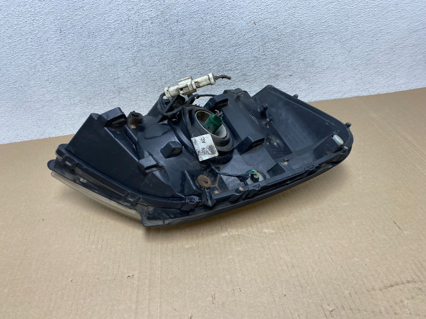 2004 - 2007 Ford Freestar Left Driver LH Side Headlight Halogen AF5775 DW4
