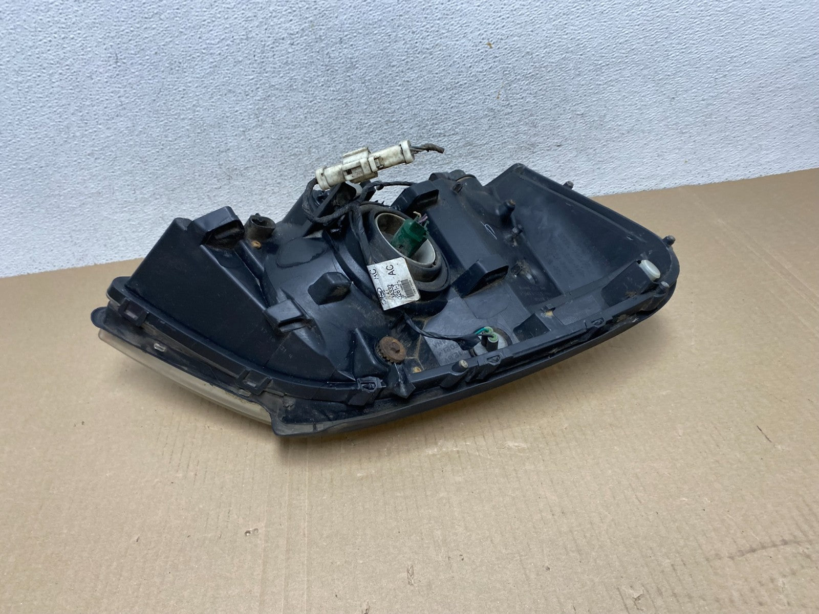 2004 - 2007 Ford Freestar Left Driver LH Side Headlight Halogen AF5775 DW4
