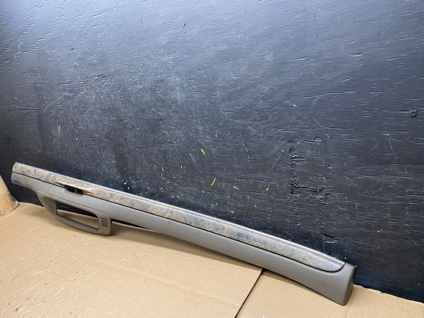 1992-1997 Ford Crown Victoria Dash Trim Bezel Climate Control Clock OEM T4656 DG2