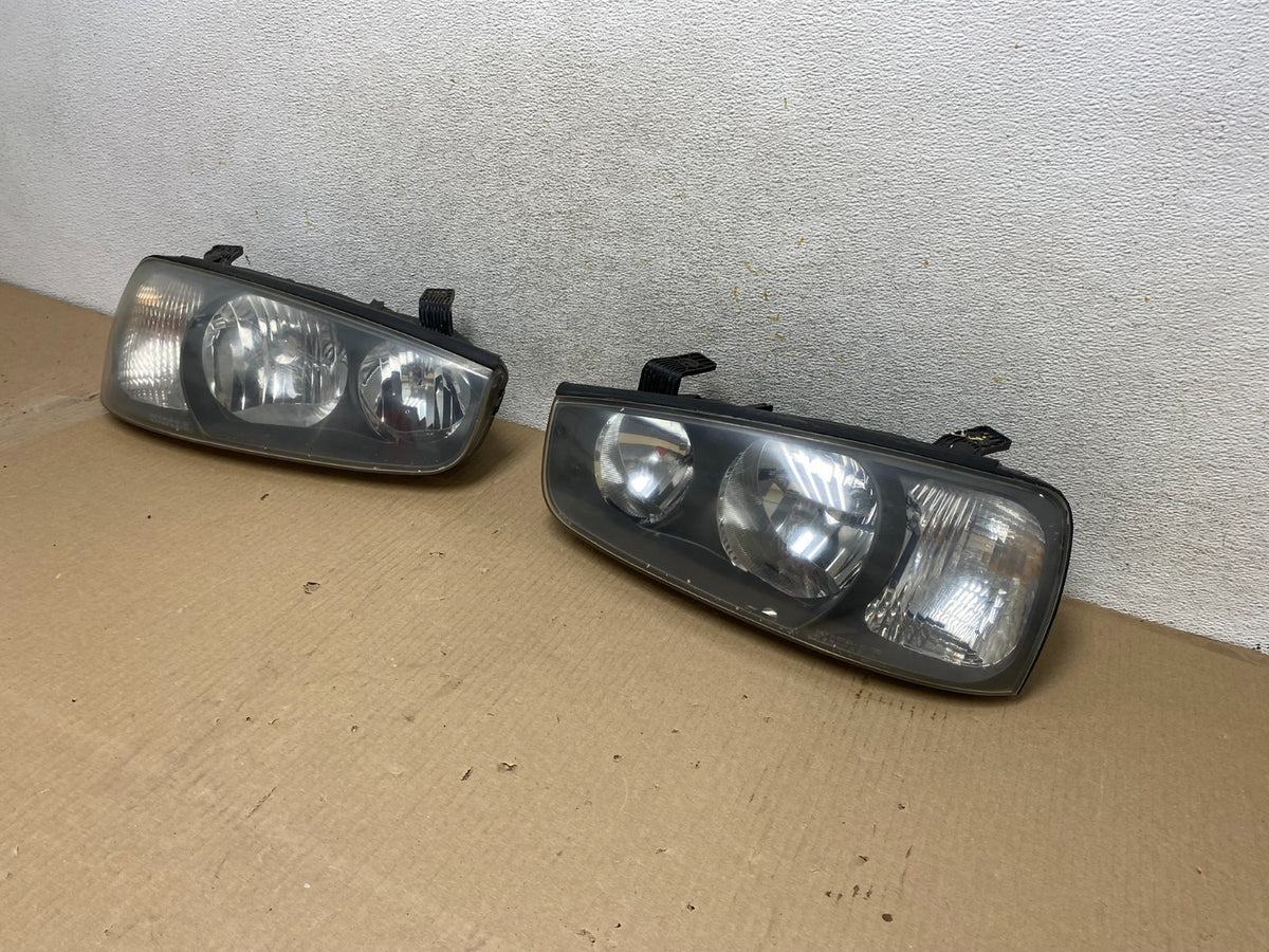 2001 2002 2003 Hyundai Elantra Left+Right Side Set Halogen Headlights AH5728 DW2