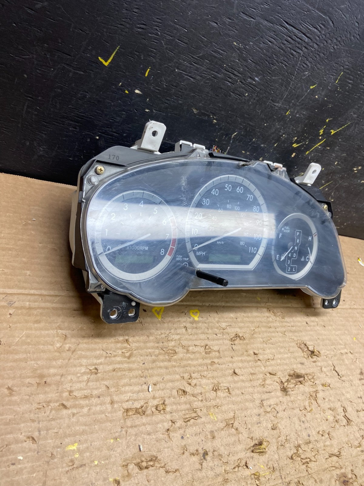 2004 2005 Toyota Sienna Speedometer Cluster Gauge W6348 DG2