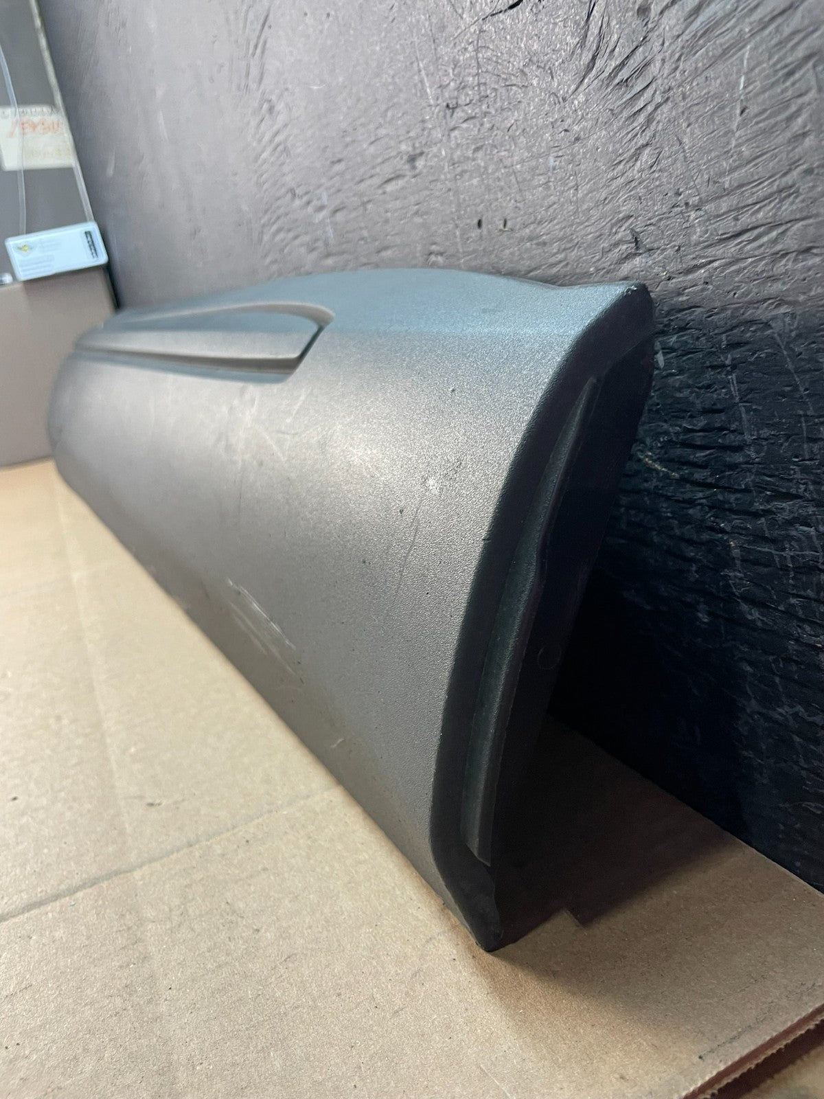 2020 to 2023 Ford Explorer Right Passenger Side Front Door Molding OEM ac2303 DG1