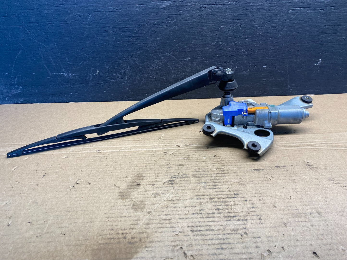 2010 to 2014 Subaru Legacy Outback Rear Wiper Motor AC4467 DG1