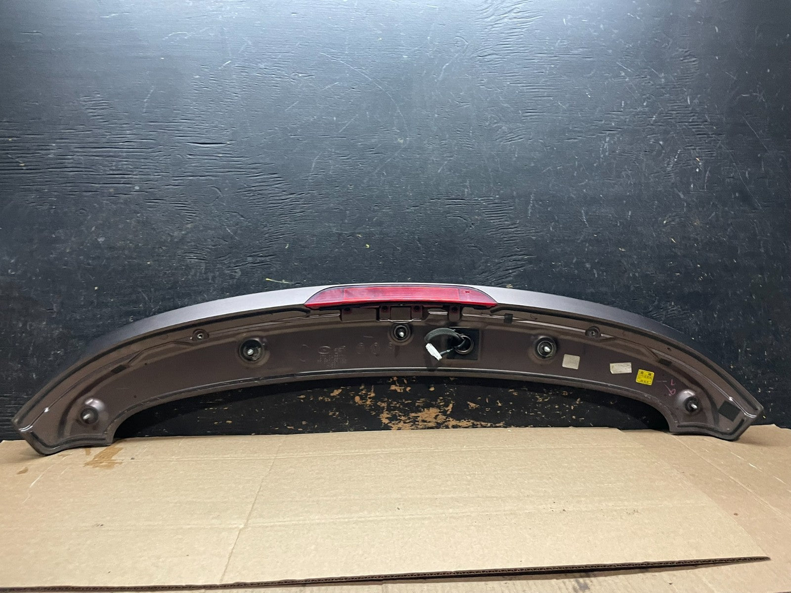 2013 to 2018 Hyundai Santa Fe Rear Spoiler W/3rd Brake Light Oem Y9244 DG8