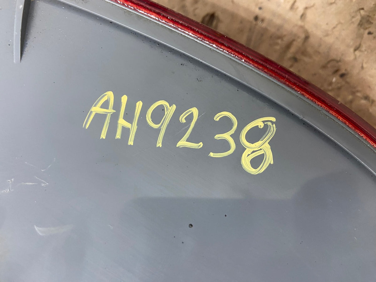 2009 to 2010 Hyundai Sonata Right Passenger Side Tail Light AH9238 LK5