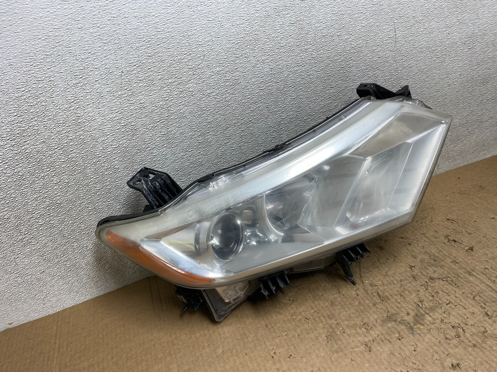 2012 to 2017 Nissan Quest Right Passenger RH Headlight Halogen W7712 DW2