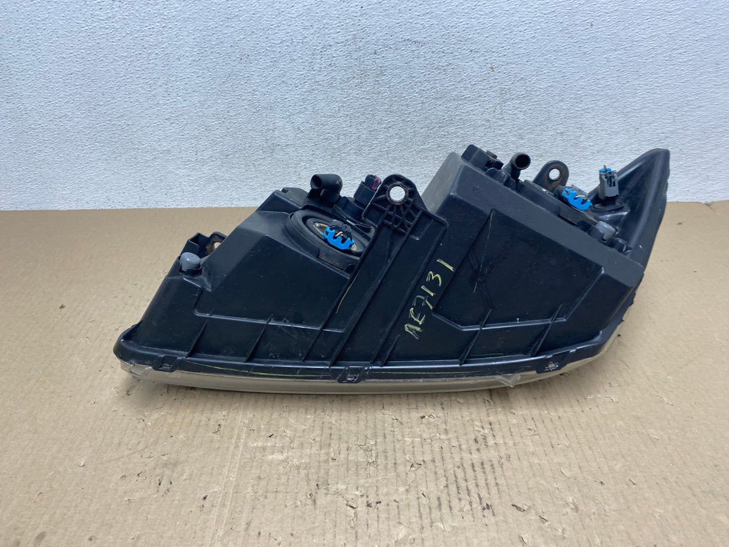 2009 to 2017 Dodge Journey Headlight Right Passenger Rh Halogen AE7131 LK7