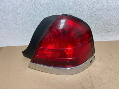 1998-2003 Ford Crown Victoria Right Passenger Rh Side Tail Light AE6684 LK0