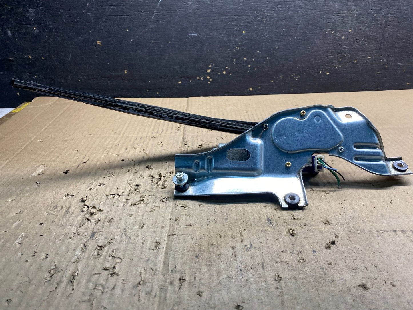 2009 to 2013 Subaru Forester Rear Windshield Washer Wiper Motor AB04075