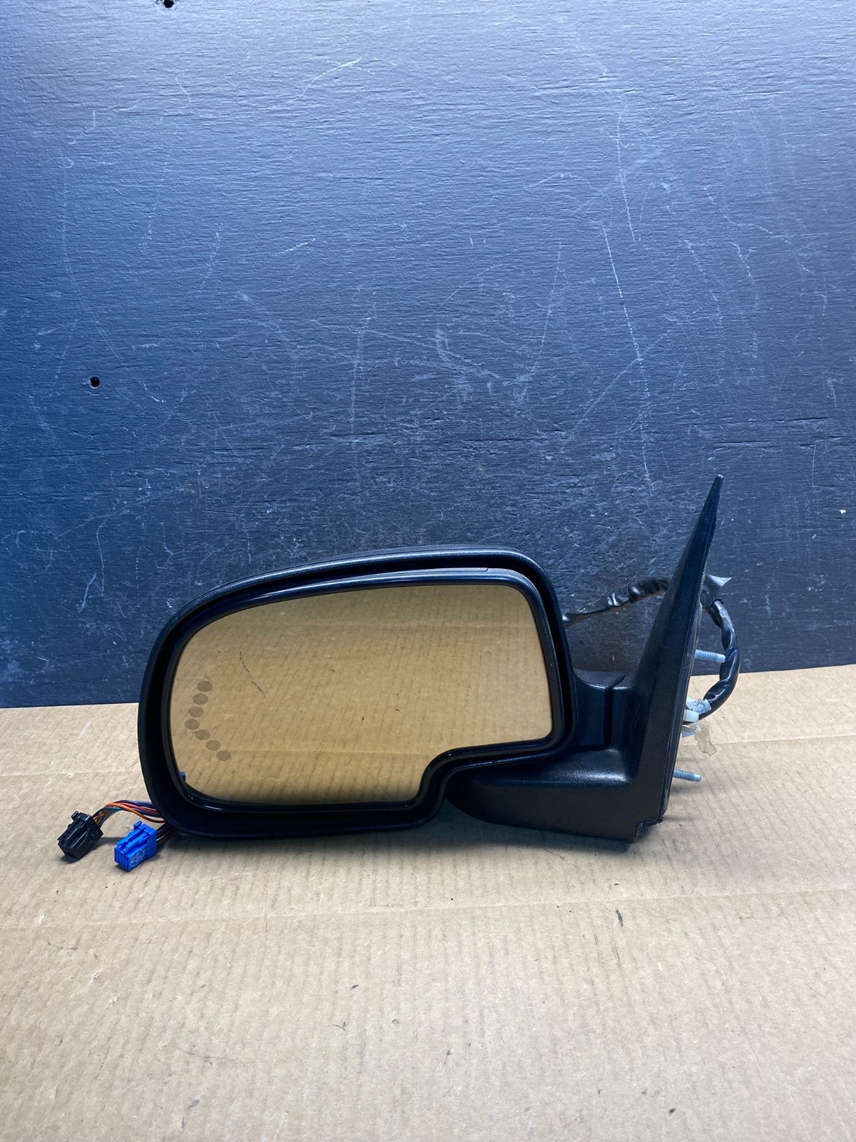 2003-2006 Chevrolet Tahoe Suburban Left Driver LH Turn Door Mirror AG7280 DW8