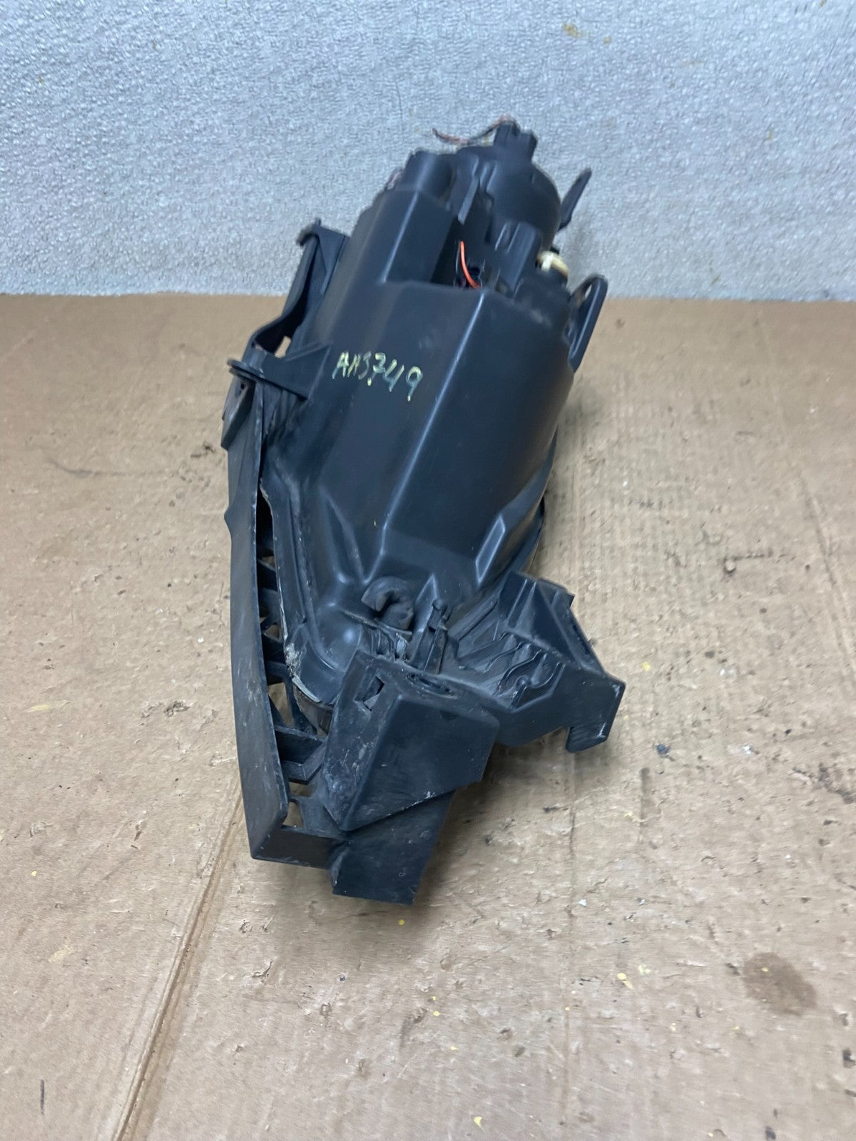 2004 to 2009 Mazda 3 Sedan Left Driver LH Side Halogen Headlight Oem AA3749 DW6