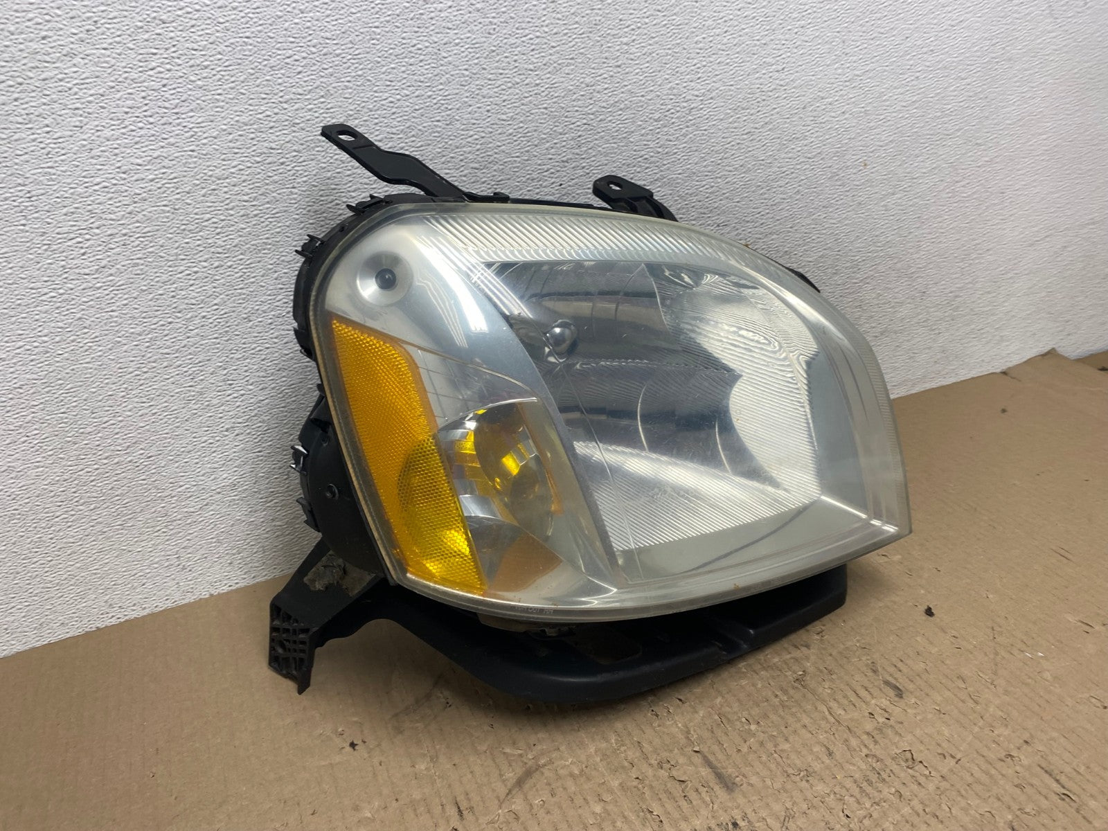 2005 - 2007 Mercury Montego Right Passenger Side Headlight Xenon HID AE7126 LK2