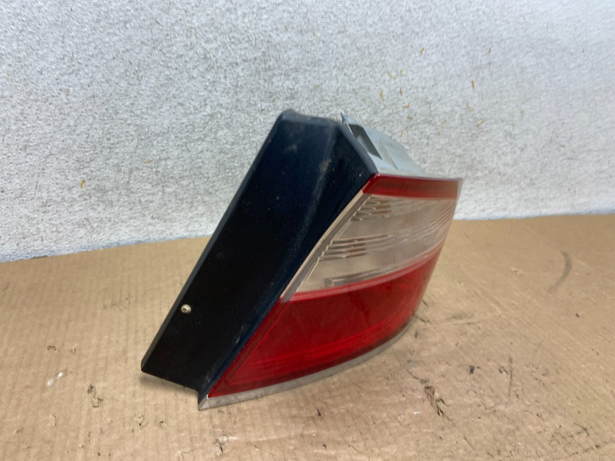 2008 to 2009 Subaru Legacy Right Passenger RH Side Tail Light AI8252 DW2